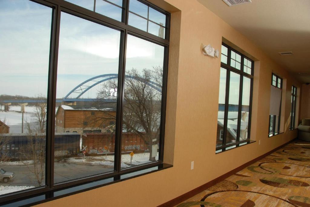 Cobblestone Inn&Suites - Marquette Extérieur photo