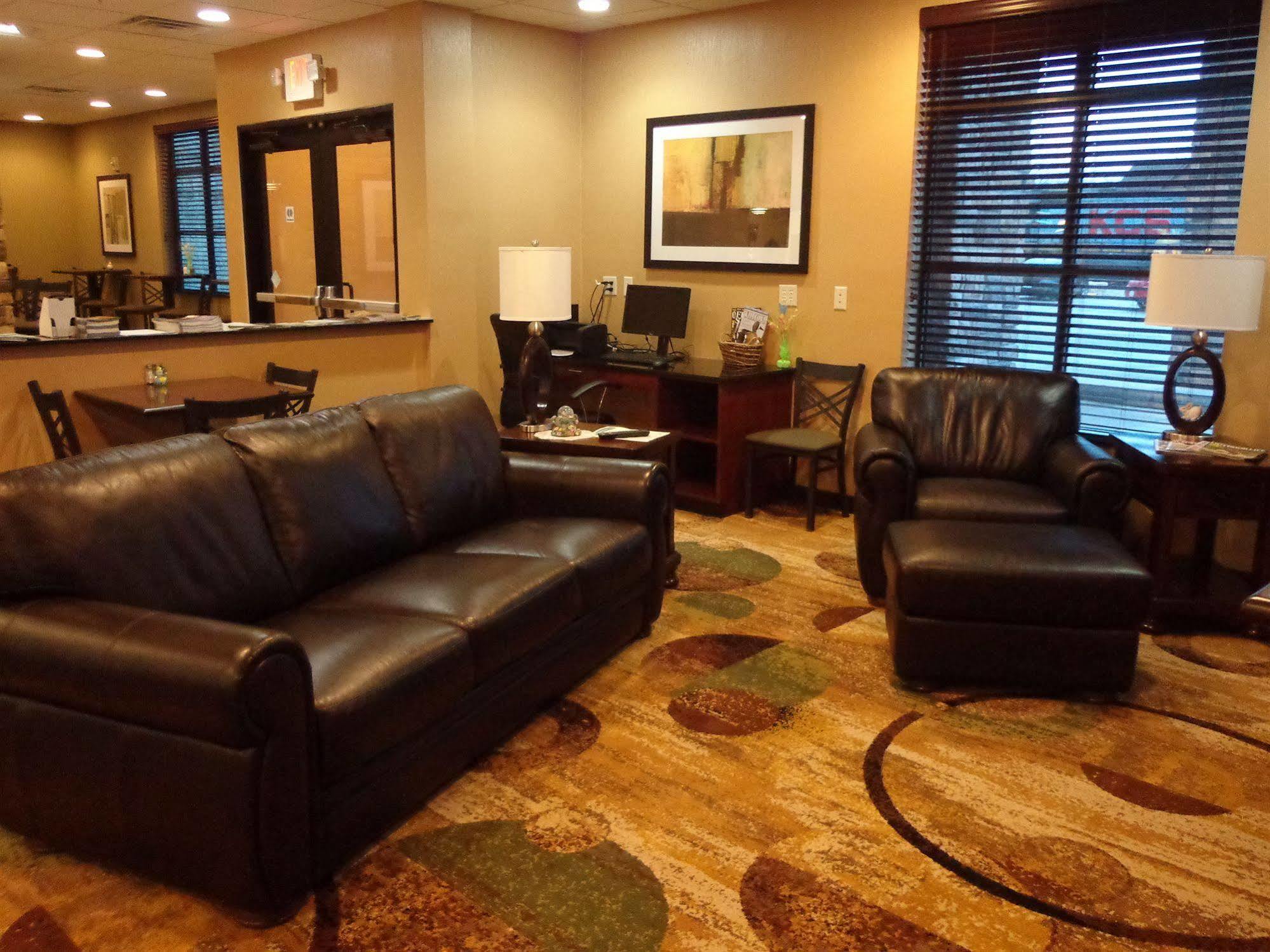 Cobblestone Inn&Suites - Marquette Extérieur photo