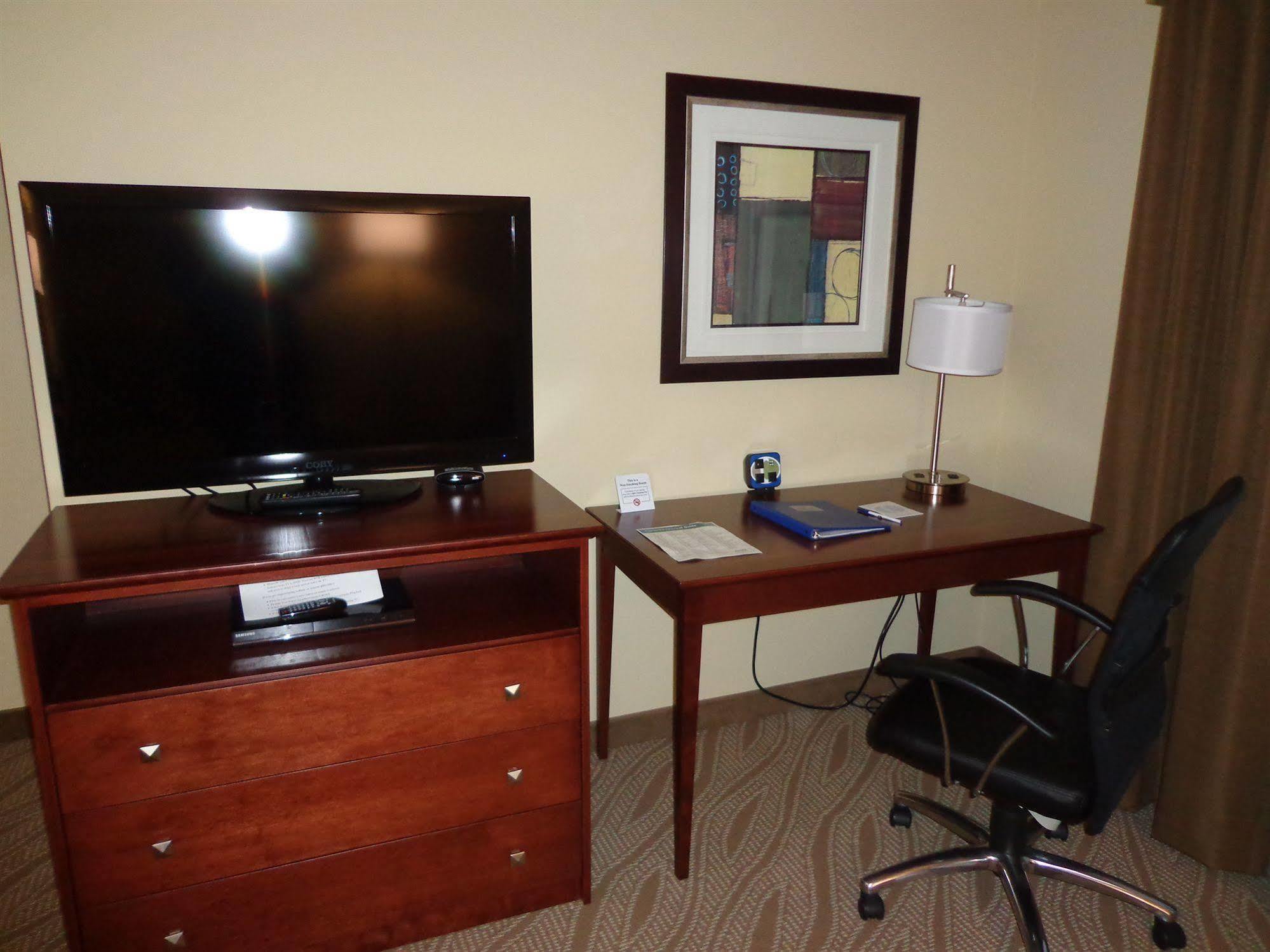 Cobblestone Inn&Suites - Marquette Extérieur photo