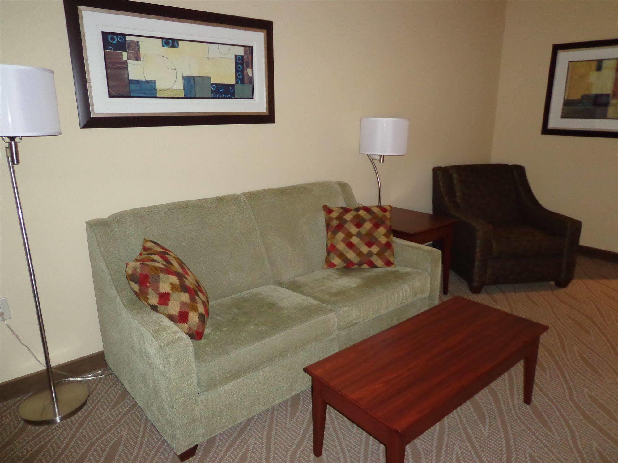 Cobblestone Inn&Suites - Marquette Extérieur photo