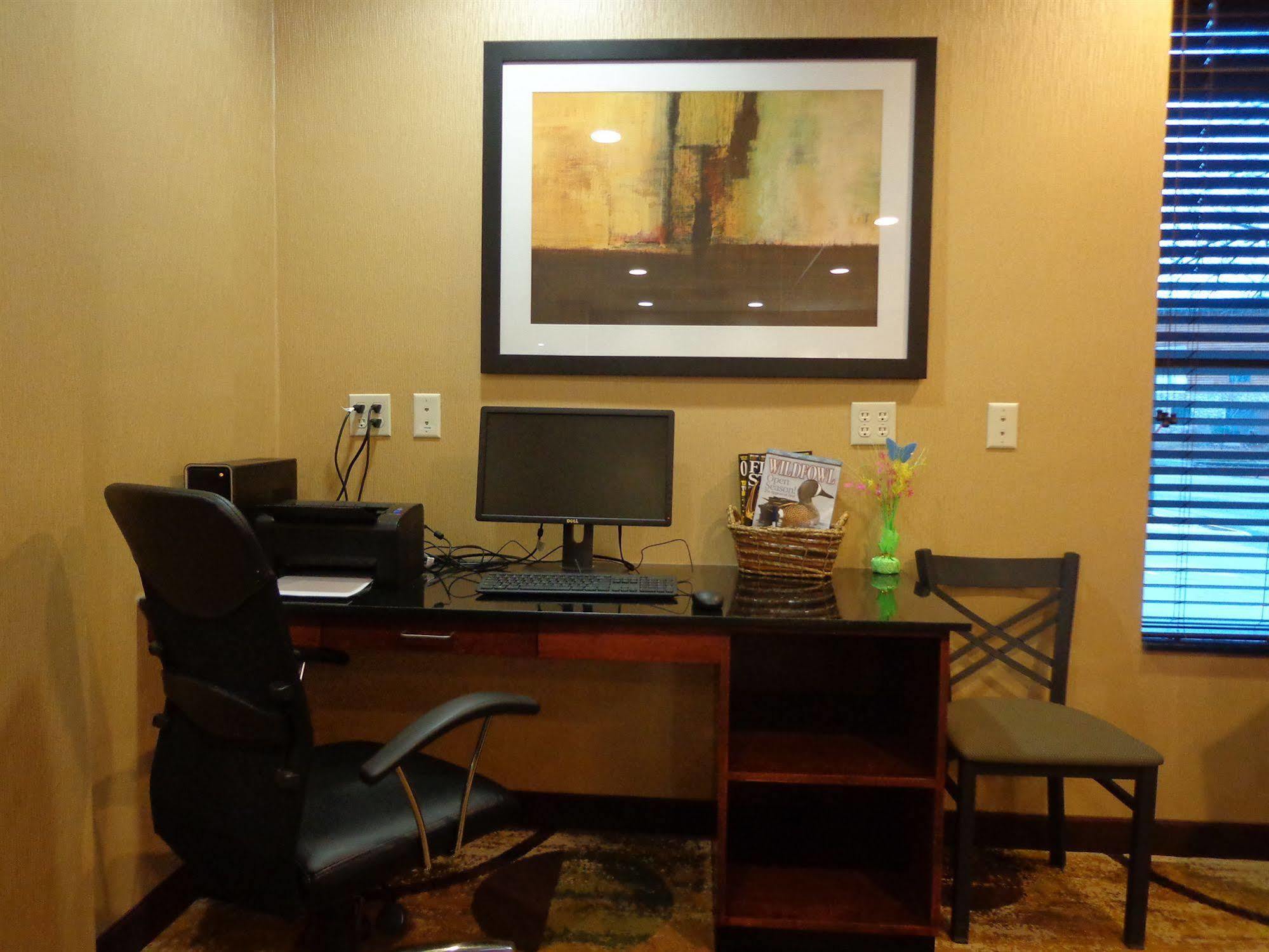 Cobblestone Inn&Suites - Marquette Extérieur photo