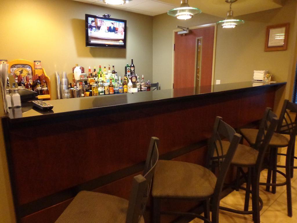 Cobblestone Inn&Suites - Marquette Extérieur photo