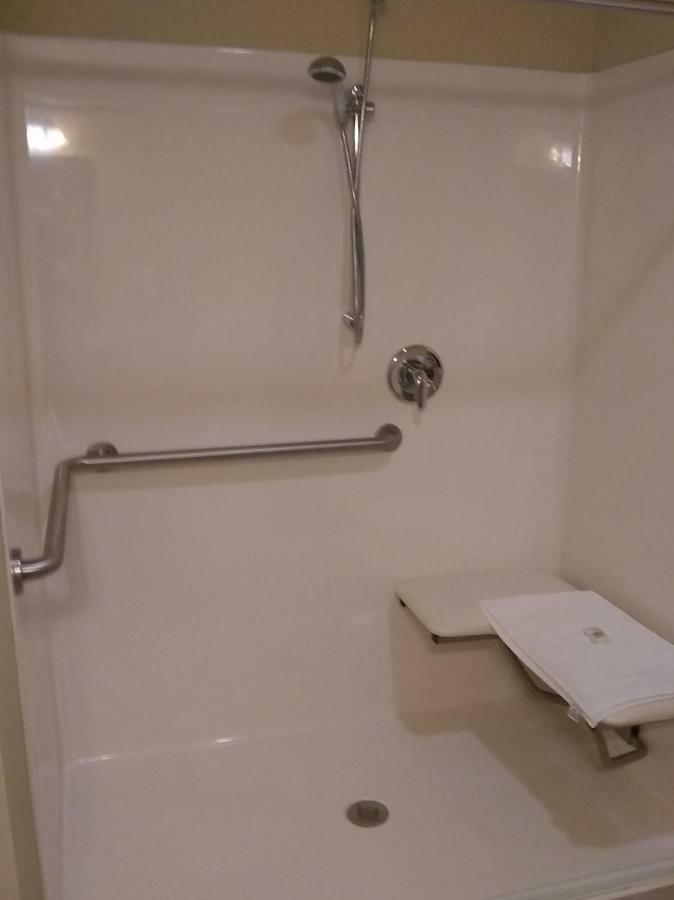 Cobblestone Inn&Suites - Marquette Extérieur photo